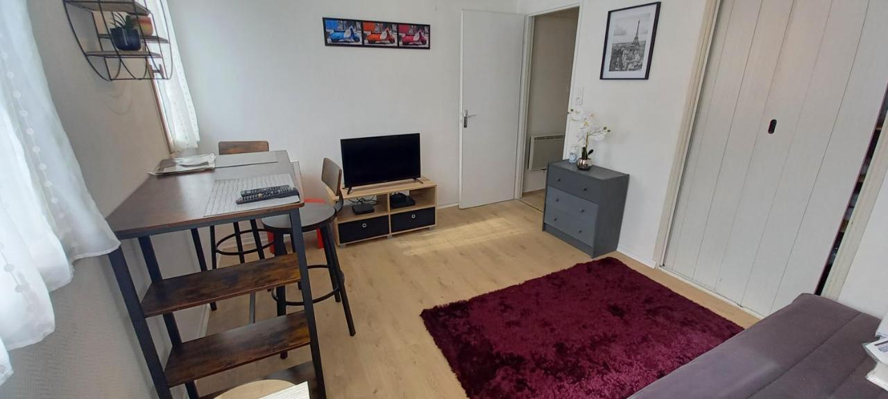 Le Zen -Studio Tout Equipe- Wifi Fibre- Centre Ville Avec Parking Тарб Екстер'єр фото